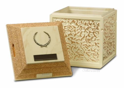 Venetian Wreath Urn Vault